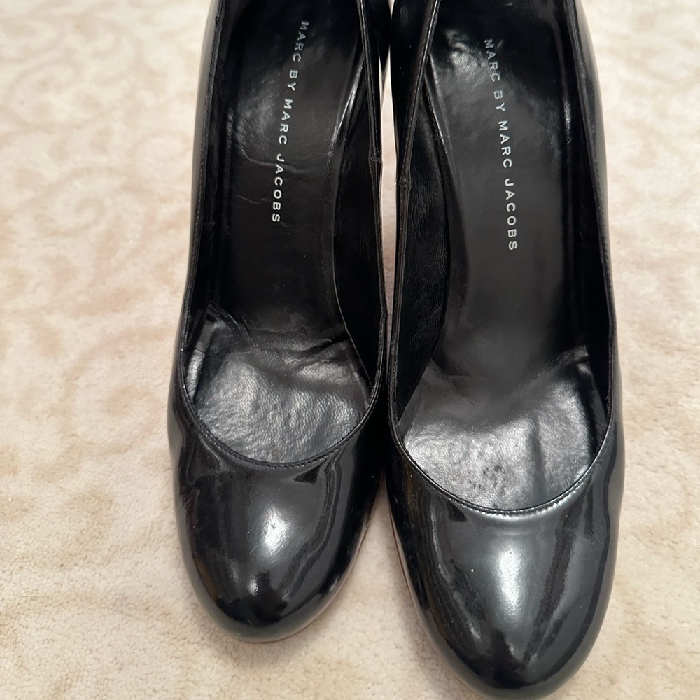 Marc Jacobs black pumps size 7.5